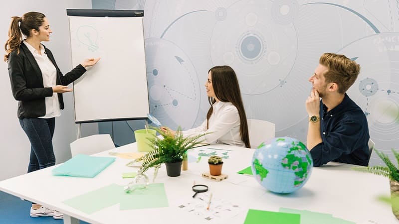 آموزش و مشاوره برای مهاجرت کاری