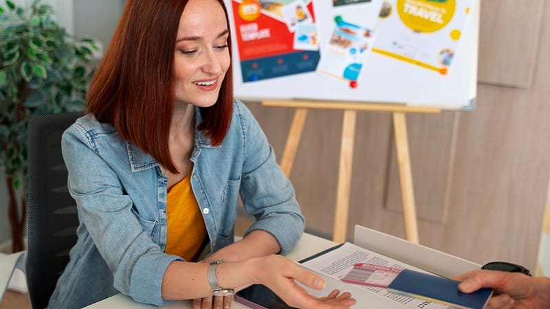 ارائه و بررسی گزینه‌های شغلی بین‌المللی توسط مشاور کاریابی